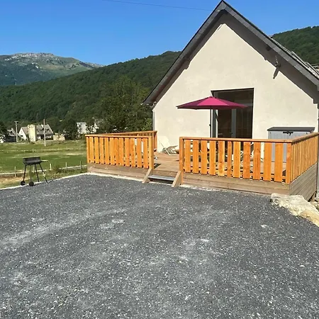 Le Refuge Lumineux Au Pied Du Tourmalet